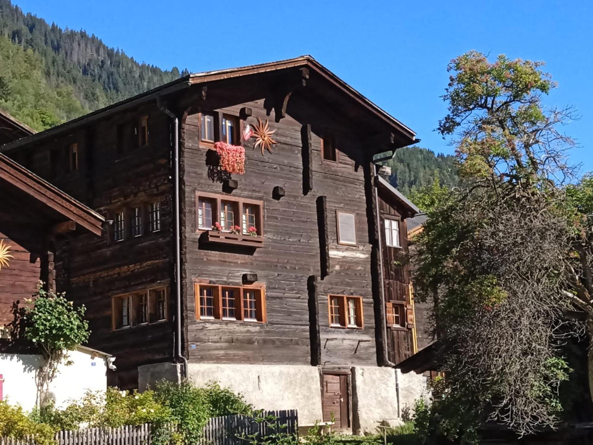 Heimeliges Walliserhaus Fiesch Kültér fotó